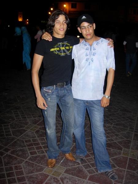 moi& anas